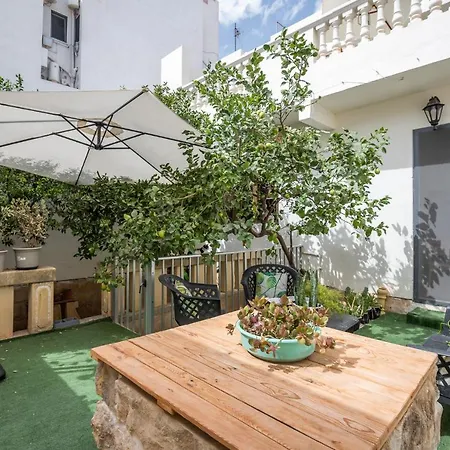 Close To Airport, Double Bedroom, Sofa-bed, Private Bathroom For Adults And Children Aged 10 And Over Only *