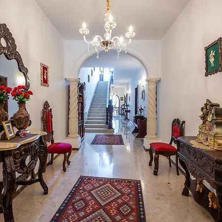 Close To Airport, Double Bedroom, Sofa-bed, Private Bathroom For Adults And Children Aged 10 And Over Only Gudja